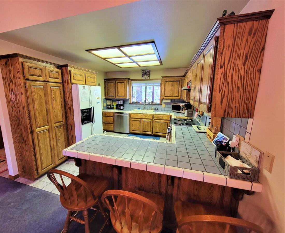 Four Seasons Getaway-Private Hot Spa With Pine Tree Views-Walk To Village And Pineknot Trailhead-Plus King Bed! Big Bear Lake Eksteriør billede