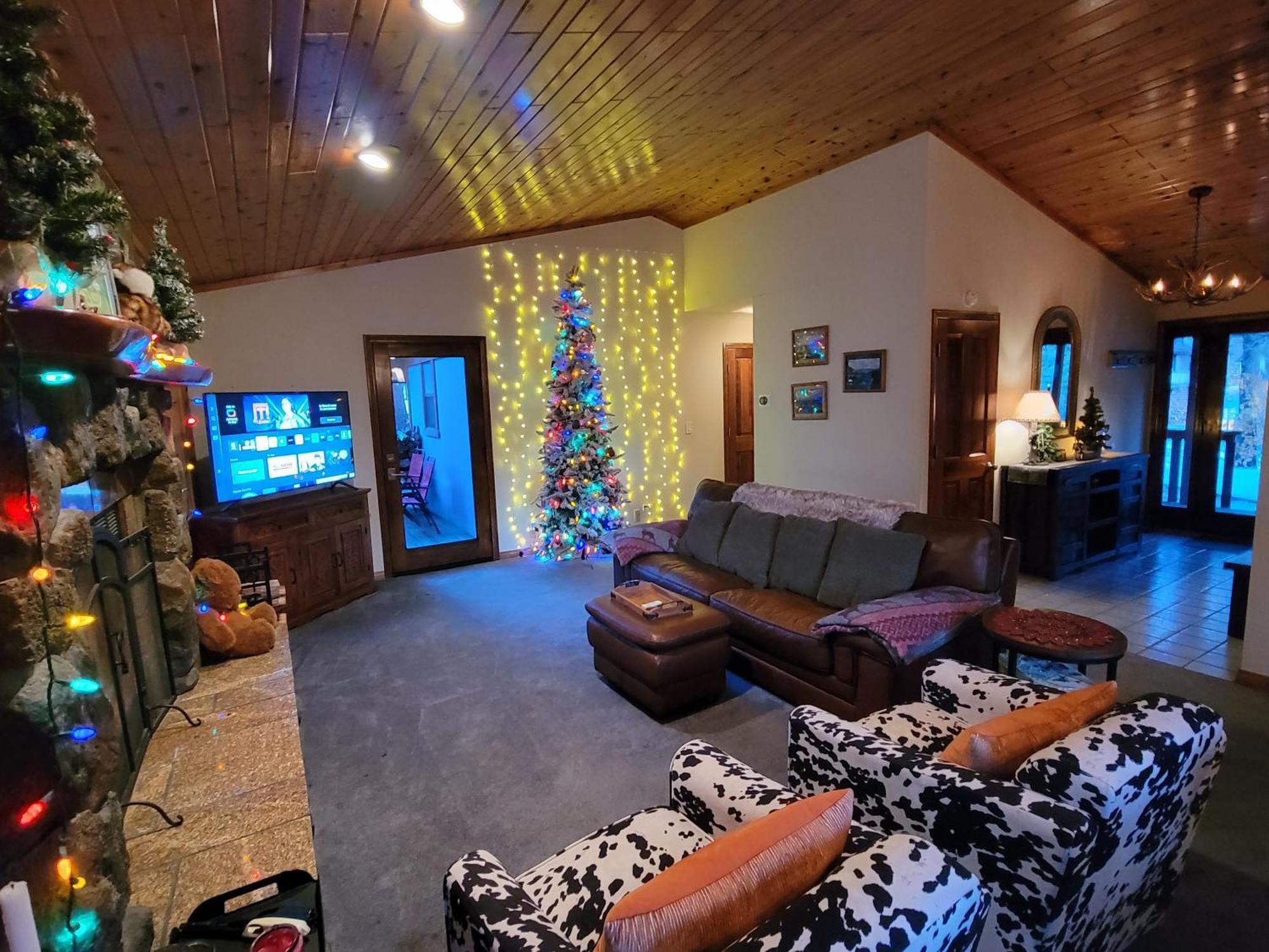 Four Seasons Getaway-Private Hot Spa With Pine Tree Views-Walk To Village And Pineknot Trailhead-Plus King Bed! Big Bear Lake Eksteriør billede