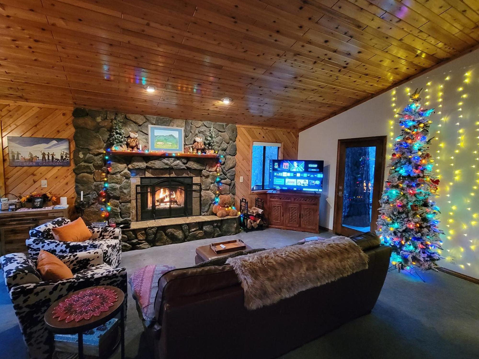 Four Seasons Getaway-Private Hot Spa With Pine Tree Views-Walk To Village And Pineknot Trailhead-Plus King Bed! Big Bear Lake Eksteriør billede